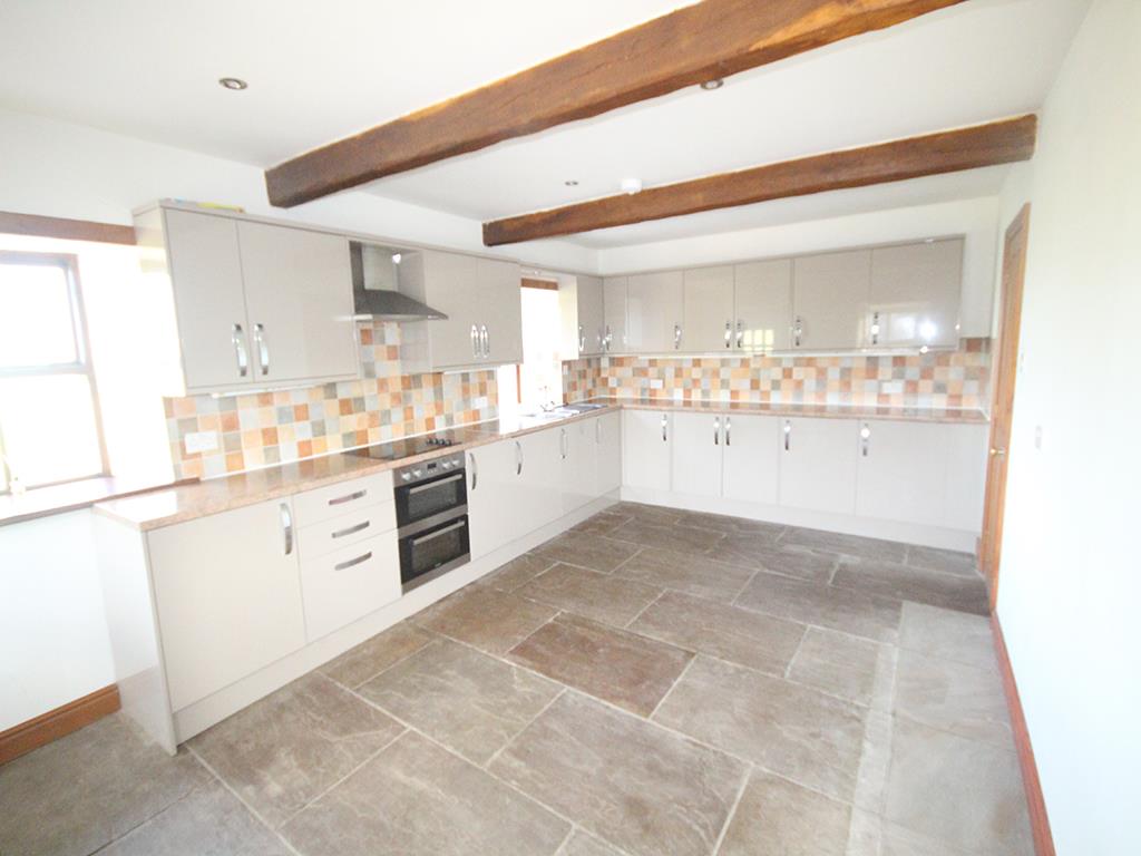4 bedroom house To Let in Barnoldswick - IMG_0697.jpg
